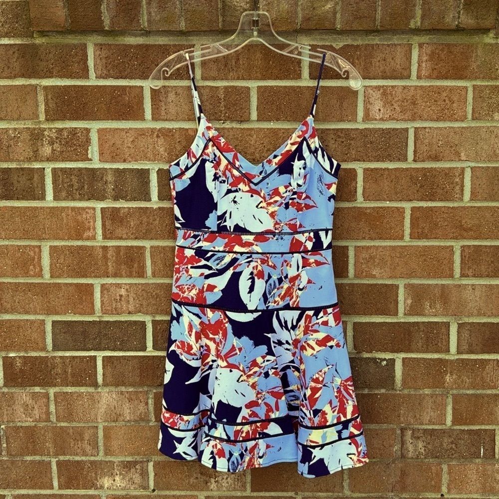 Parker Gunther Dress sz Small Sleeveless Gardenia Print